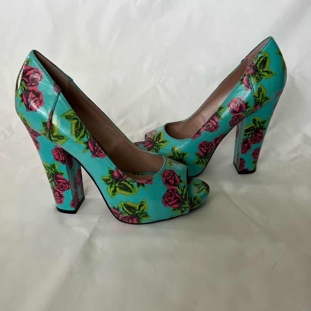 Betsey Johnson heels - Picture 2 of 4